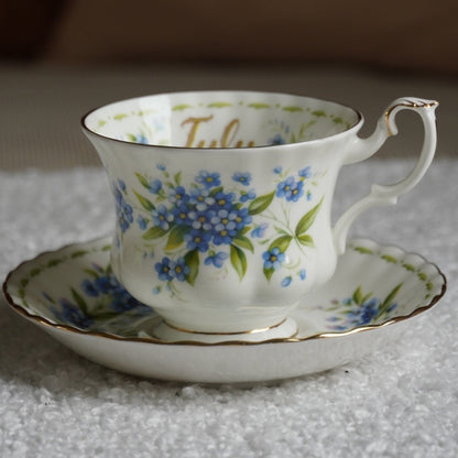 Tasse "Juillet" en porcelaine anglaise Royal Albert
