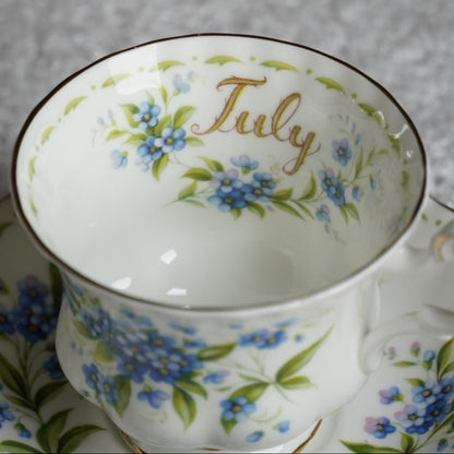 Tasse "Juillet" en porcelaine anglaise Royal Albert