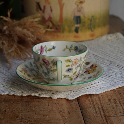 Tasse "Joyce" en porcelaine anglaise fleurie Minton modèle Haddon Hall