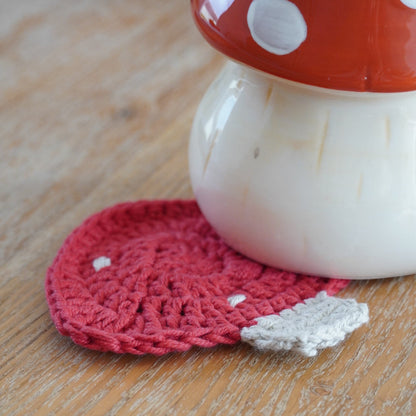 Sous-tasse en crochet champignon | rouge et blanc cassé