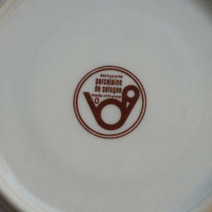 Tête-à-tête de grandes tasses "Isild" en porcelaine de Sologne blanche et dorée