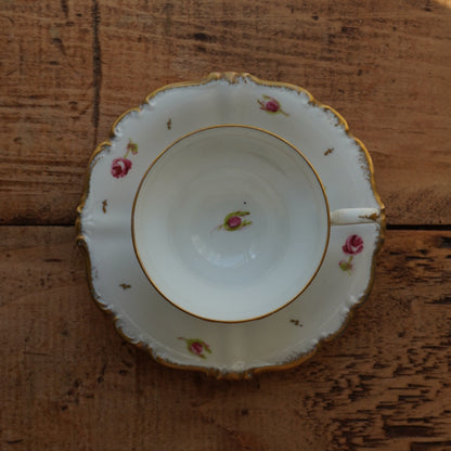 Tasse "Rosalinde" en porcelaine allemande fleurie et dorée peinte à la main Rosenthal modèle Pompadour