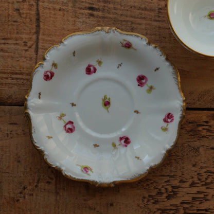 Tasse "Rosalinde" en porcelaine allemande fleurie et dorée peinte à la main Rosenthal modèle Pompadour
