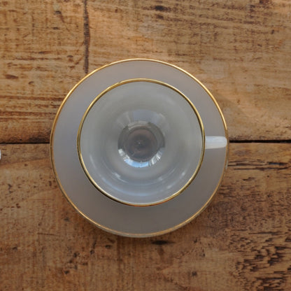 Tasse "Rainbow" Arlequin en verre opalin bleu/violet clair pastel et doré Arcopal