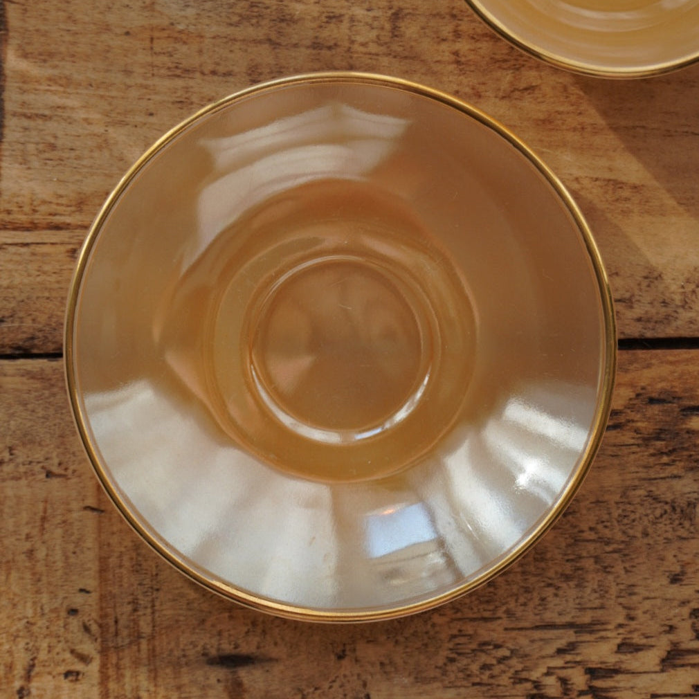 Tasse "Rainbow" Arlequin en verre opalin orange pastel et doré Arcopal