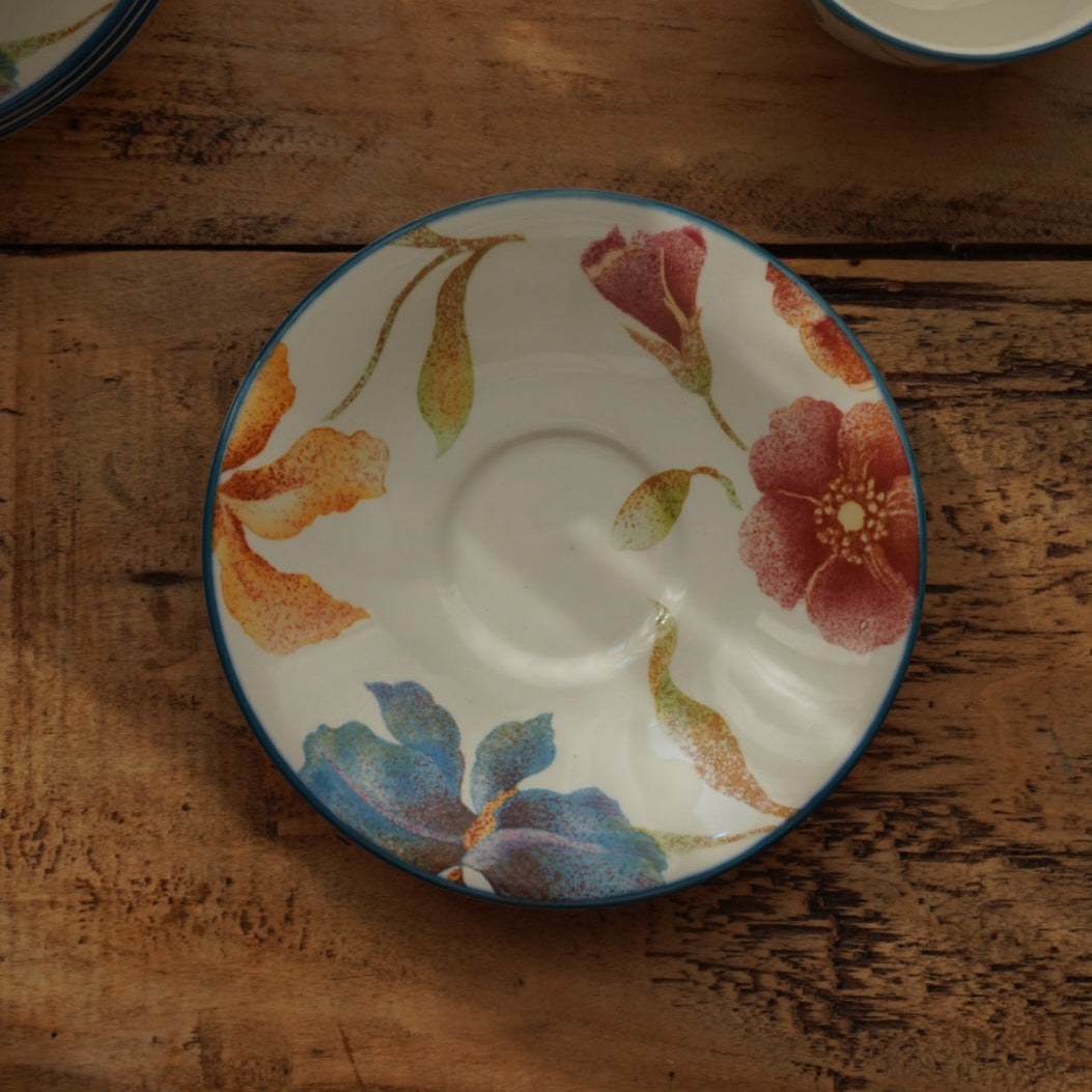 Service à thé "Phoebe" en porcelaine anglaise aux fleurs orangées et aux bordures bleutées Barratt's