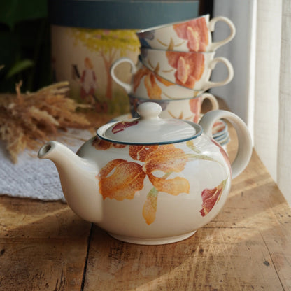 Service à thé "Phoebe" en porcelaine anglaise aux fleurs orangées et aux bordures bleutées Barratt's