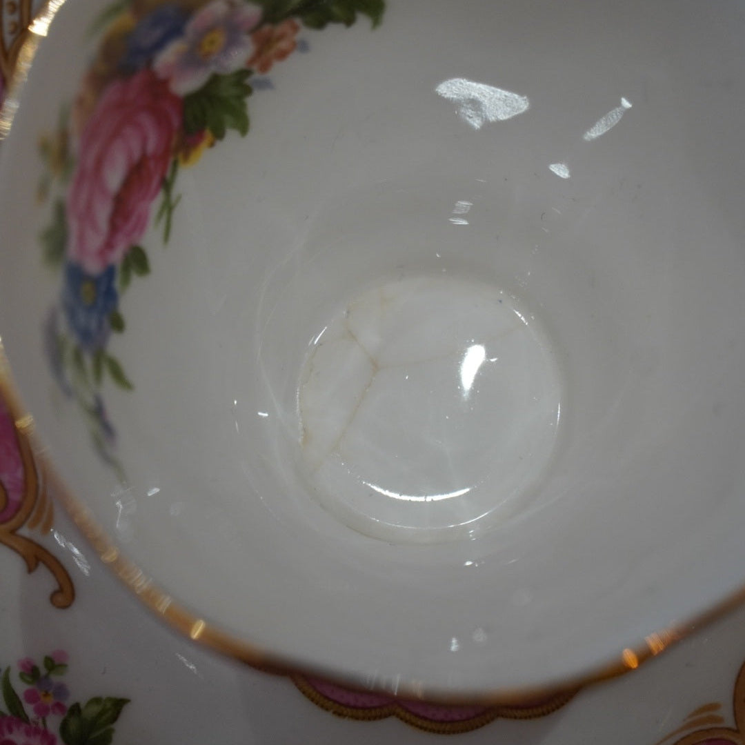 Case n°5 | Tête à tête de tasses en porcelaine anglaise "Lady Carlyle" Royal Albert & boîte de thé vert "Parlez moi d'amour" 125g Betjeman & Barton