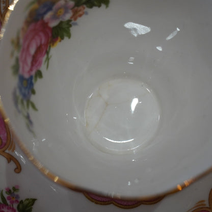 Case n°5 | Tête à tête de tasses en porcelaine anglaise "Lady Carlyle" Royal Albert & boîte de thé vert "Parlez moi d'amour" 125g Betjeman & Barton