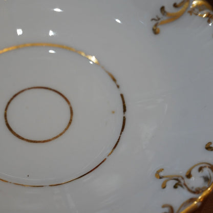 Case n°13 | Tasse en porcelaine sur pied dorée Vieux Paris (rare) & boîte de 125g de tisane de Noël Betjeman & Barton