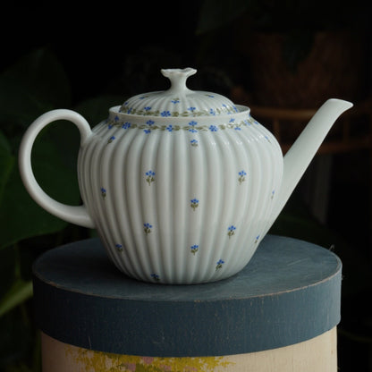 Théière "Andrée" en porcelaine de Limoges fleurie et cannelée GDA Saint-Germain