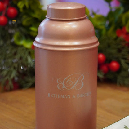 Case n°14 | Tasse en céramique anglaise Johnson Bros & boîte de thé vert 100g "Vivre les belles choses de la vie" & cuillère infuseur à thé rose gold