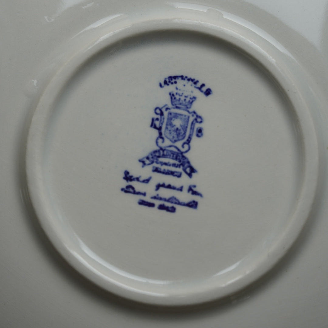 Trio de tasses "Ubalde" en faïence de Lunéville K&G torsadée aux motifs floraux bleutés Spécial Grand Feu