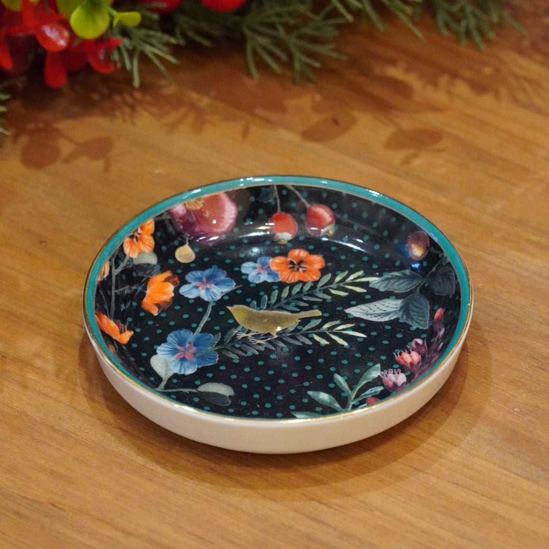 Case n°18 | Pince à sucre en argent massif & repose sachet en céramique Pip Studio