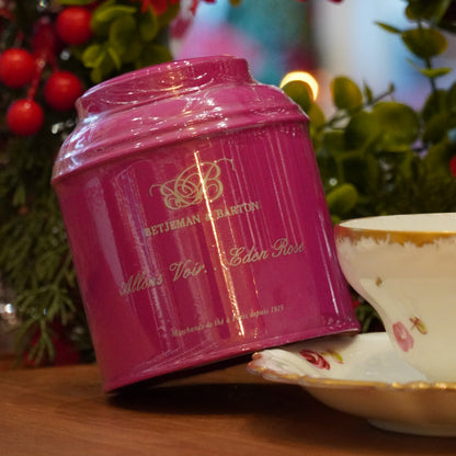 Case n°16 | Tasse en porcelaine allemande fleurie Rosenthal Pompadour peinte à la main & boîte 125g de thé noir "Eden rose" Betjeman & Barton