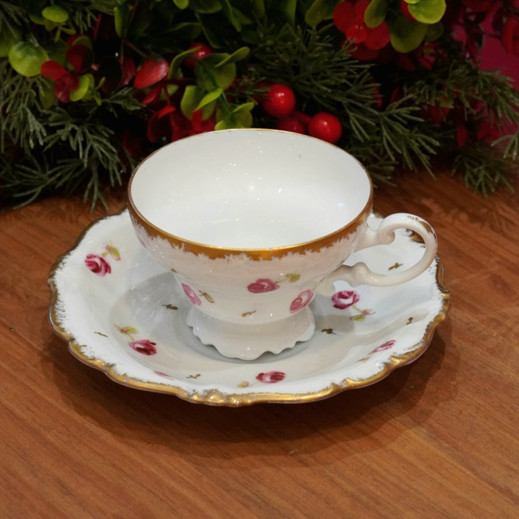 Case n°16 | Tasse en porcelaine allemande fleurie Rosenthal Pompadour peinte à la main & boîte 125g de thé noir "Eden rose" Betjeman & Barton