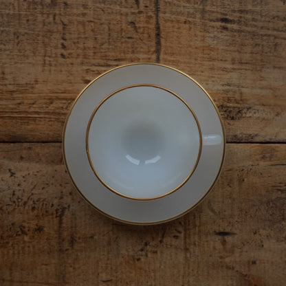 Tasse "Rainbow" Arlequin en verre opalin blanc pastel et doré Arcopal