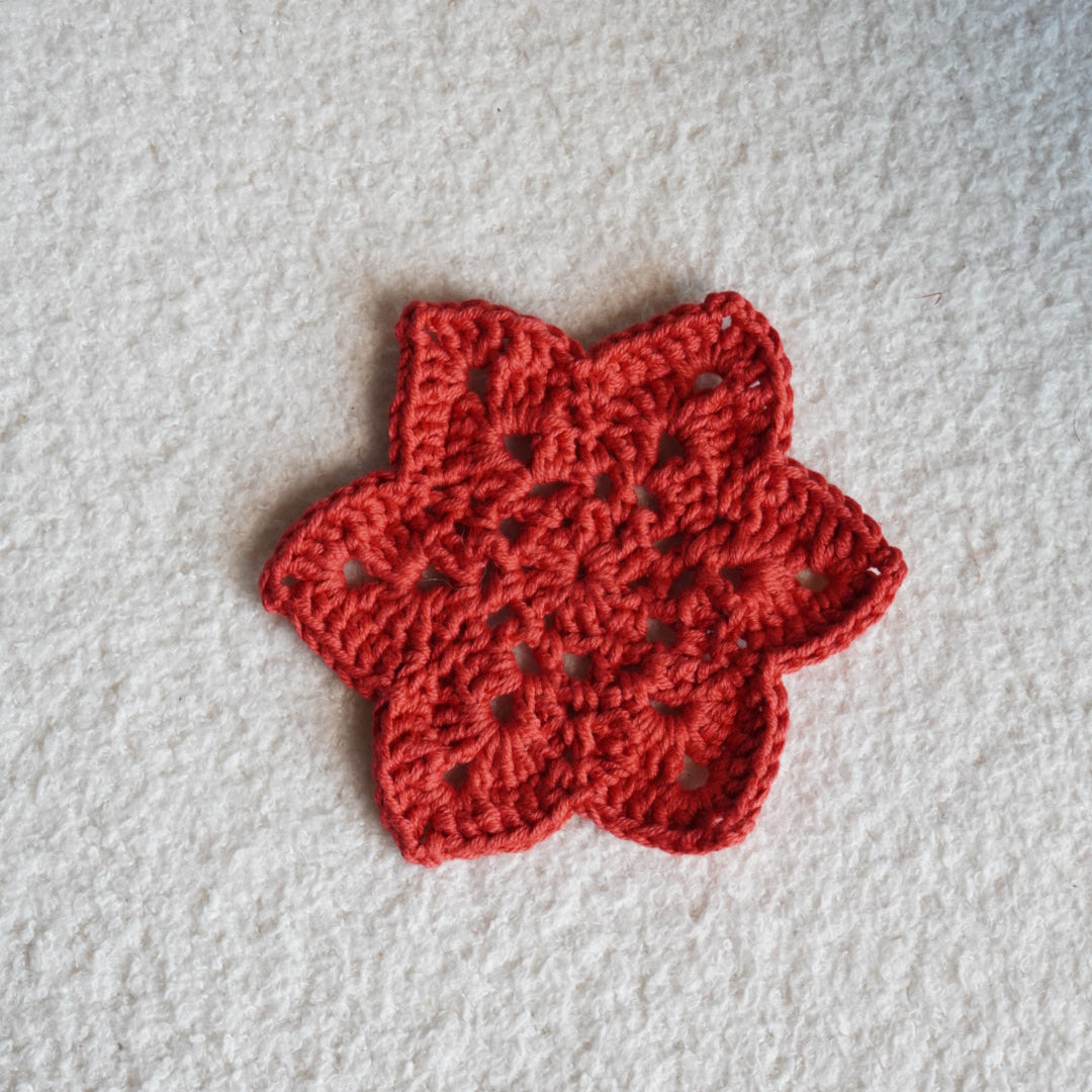 Sous-tasse en crochet étoile de Noël | rouge