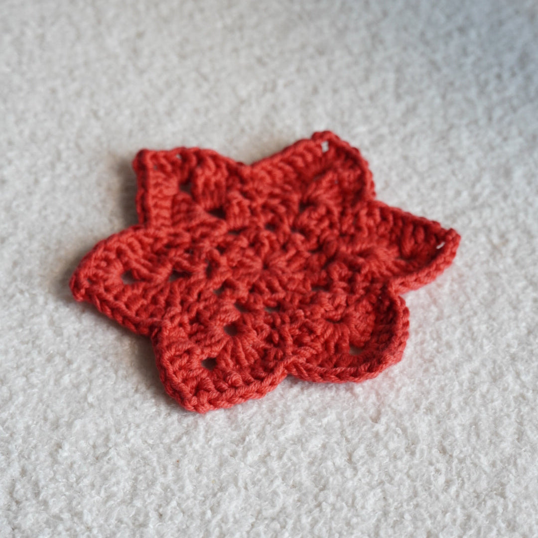 Sous-tasse en crochet étoile de Noël | rouge