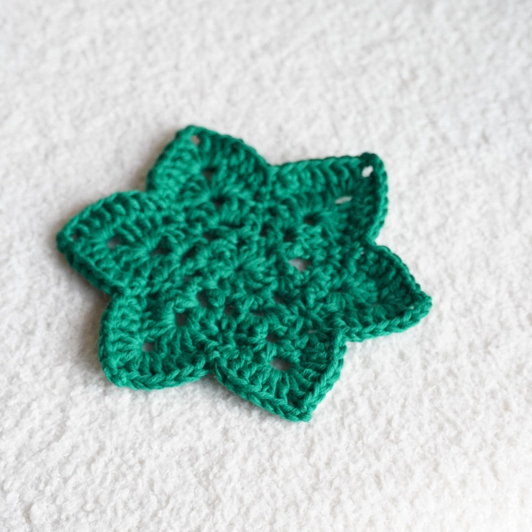 Sous-tasse en crochet étoile de Noël | vert sapin