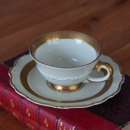 Petite tasse "Freya" en porcelaine suédoise dorée Upsala-Ekeby Karlskrona (rare)