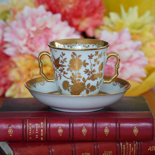 Petite tasse "Selina" à deux anses chololatière dorée en porcelaine Suisse