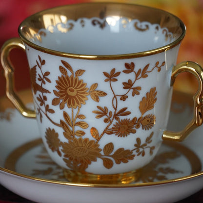 Petite tasse "Selina" à deux anses chololatière dorée en porcelaine Suisse