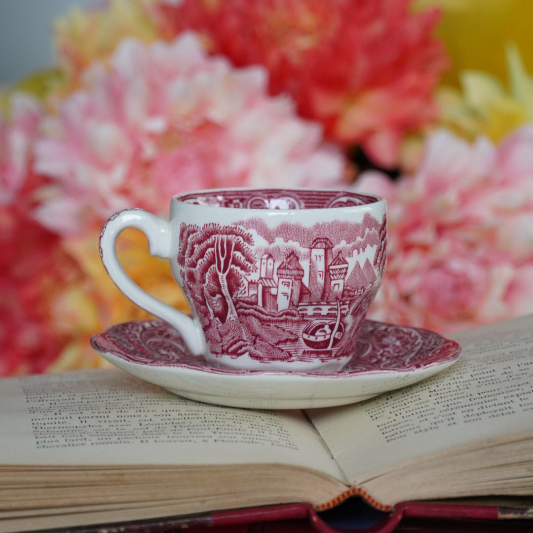Petite tasse "Velvet" en céramique anglaise rouge Ironstone modèle "River Scene Canterbury"