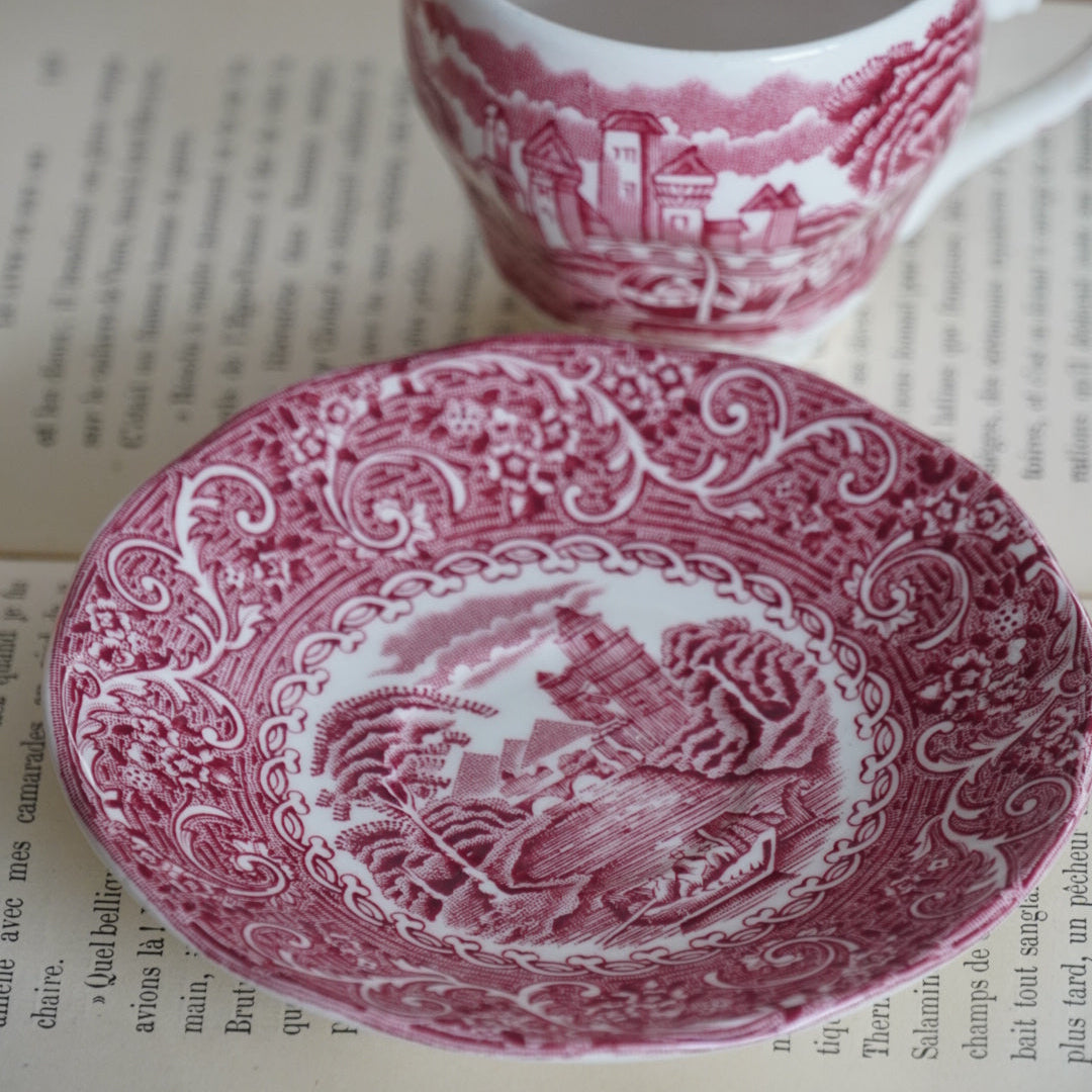 Petite tasse "Velvet" en céramique anglaise rouge Ironstone modèle "River Scene Canterbury"