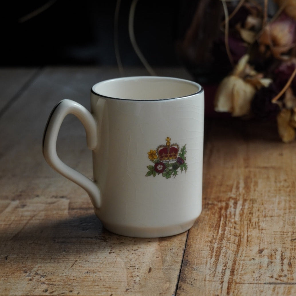 Mug "Lilibeth" en faïence anglaise Sadler commémorative du 25ème anniversaire de l'accession au trône de la reine Elizabeth II