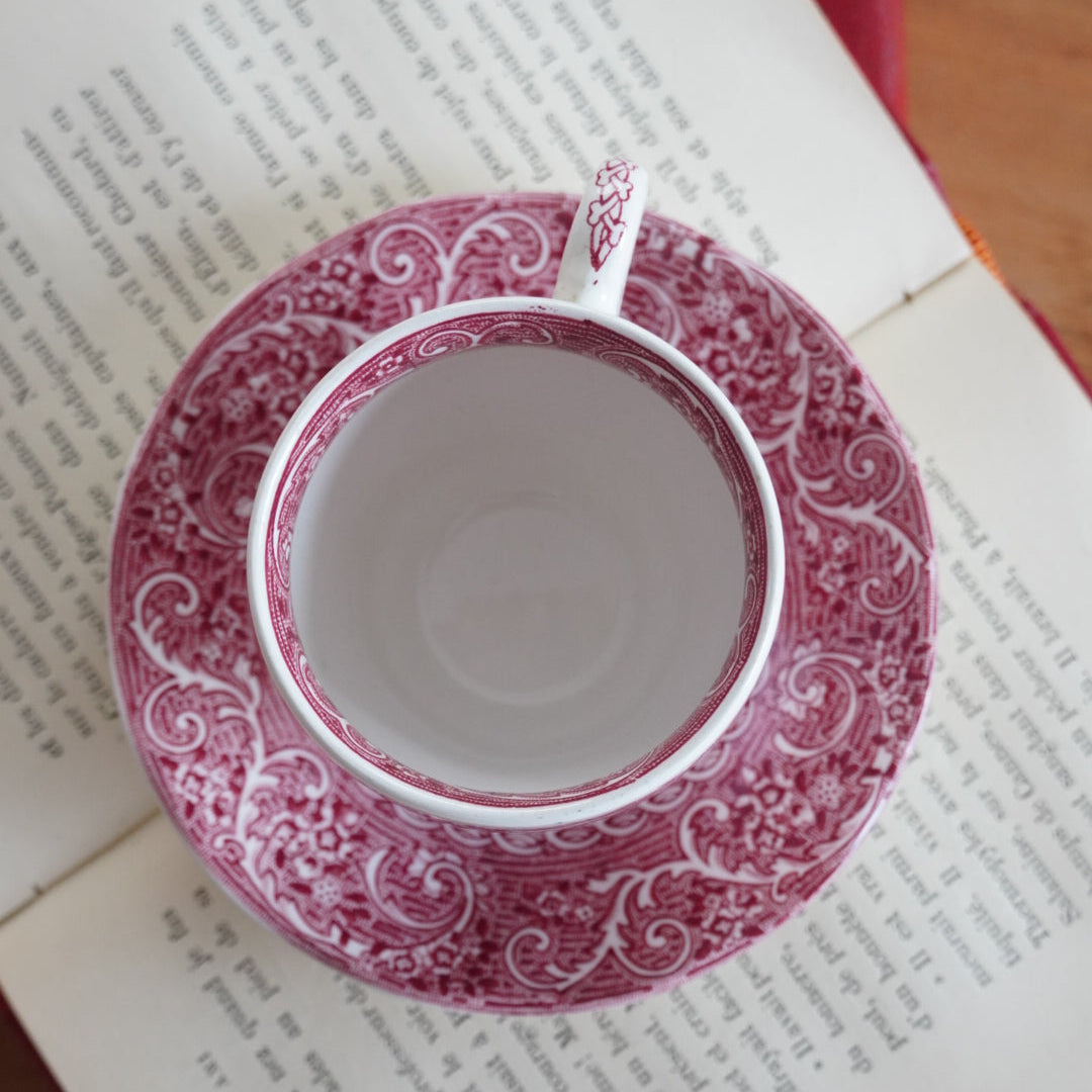 Petite tasse "Velvet" en céramique anglaise rouge Ironstone modèle "River Scene Canterbury"