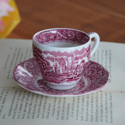 Petite tasse "Velvet" en céramique anglaise rouge Ironstone modèle "River Scene Canterbury"