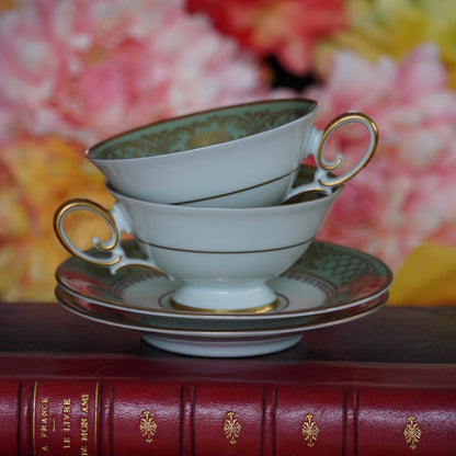 Tête-à-tête de petites tasses "Thelma" en porcelaine allemande dorée et verte Tirschenreuth Bavaria