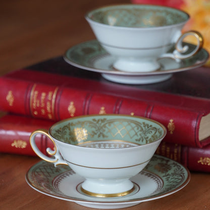 Tête-à-tête de petites tasses "Thelma" en porcelaine allemande dorée et verte Tirschenreuth Bavaria