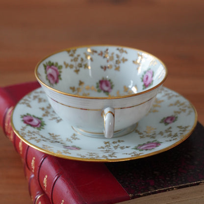 Petite tasse "Annicette" en porcelaine de Limoges fleurie et dorée