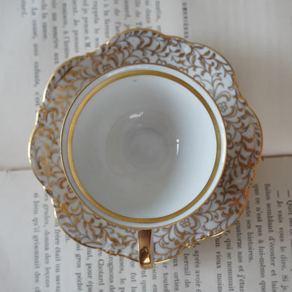 Petite tasse "Almut" en porcelaine blanche et dorée allemande Bavaria Johann Seltmann Vohenstrauß
