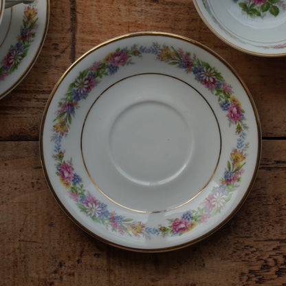 Tête-à-tête de tasses "Secondine" en porcelaine française aux motifs bleutés peints à la main à Chantilly