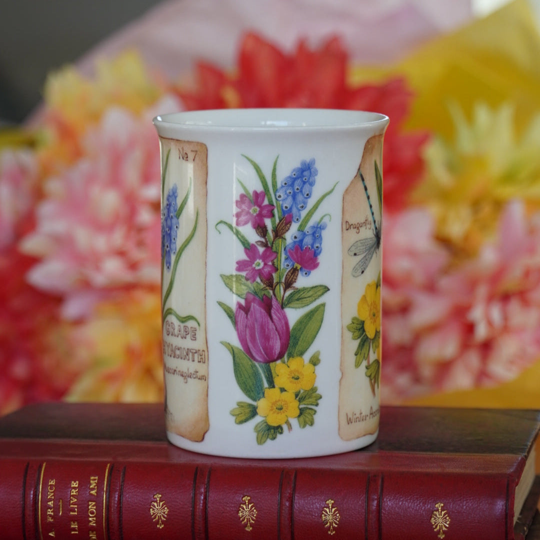 Mug "Lucy" en porcelaine anglaise fleurie Roy Kirkham modèle Flora Botanica