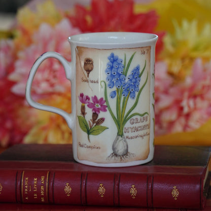 Mug "Lucy" en porcelaine anglaise fleurie Roy Kirkham modèle Flora Botanica