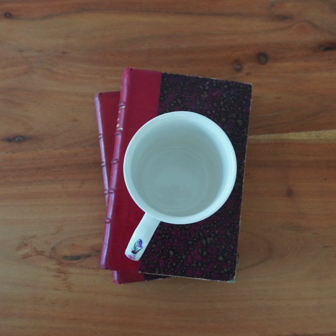 Mug "Lucy" en porcelaine anglaise fleurie Roy Kirkham modèle Flora Botanica