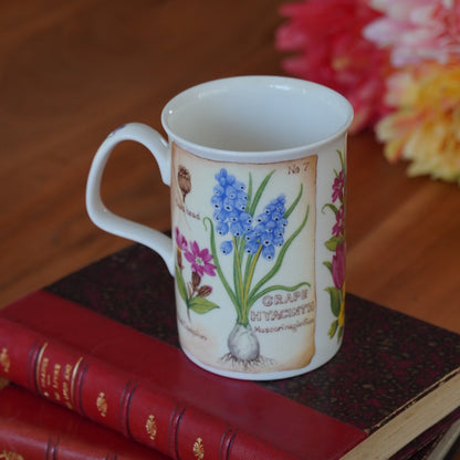 Mug "Lucy" en porcelaine anglaise fleurie Roy Kirkham modèle Flora Botanica