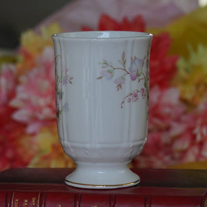 Mug "Enid" en porcelaine anglaise fleurie et dorée John Laurence
