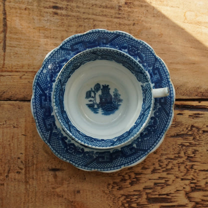 Service à thé "Robin" en porcelaine anglaise aux motifs bleutés et dorées