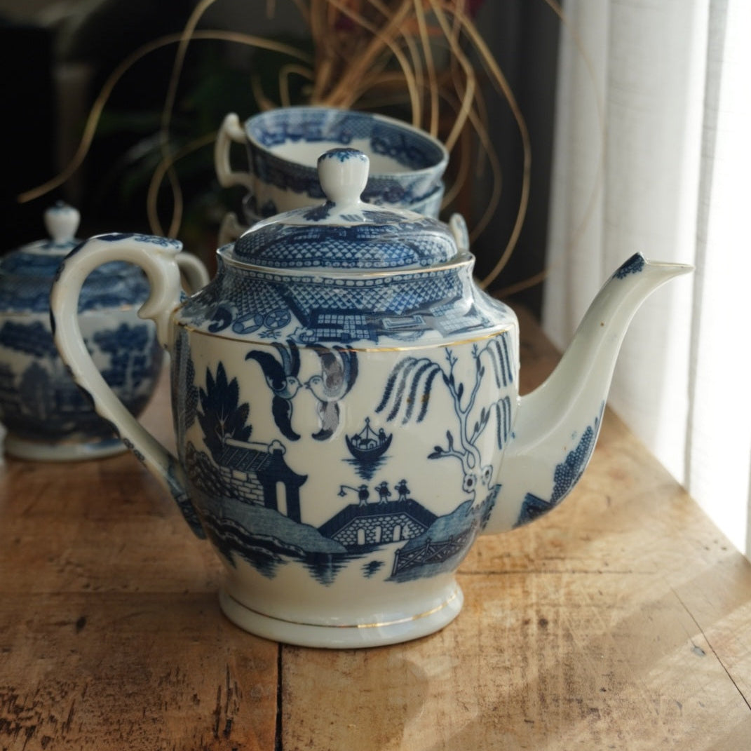 Service à thé "Robin" en porcelaine anglaise aux motifs bleutés et dorées