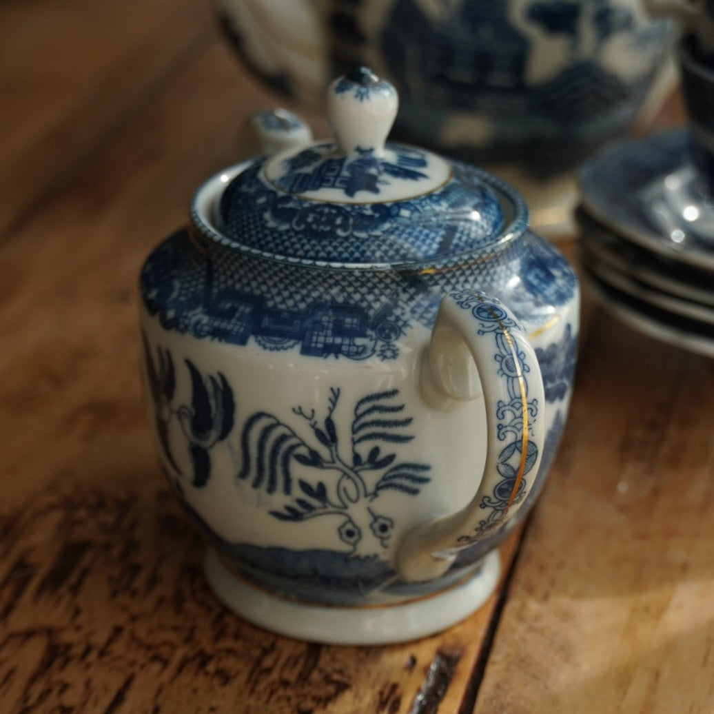 Service à thé "Robin" en porcelaine anglaise aux motifs bleutés et dorées