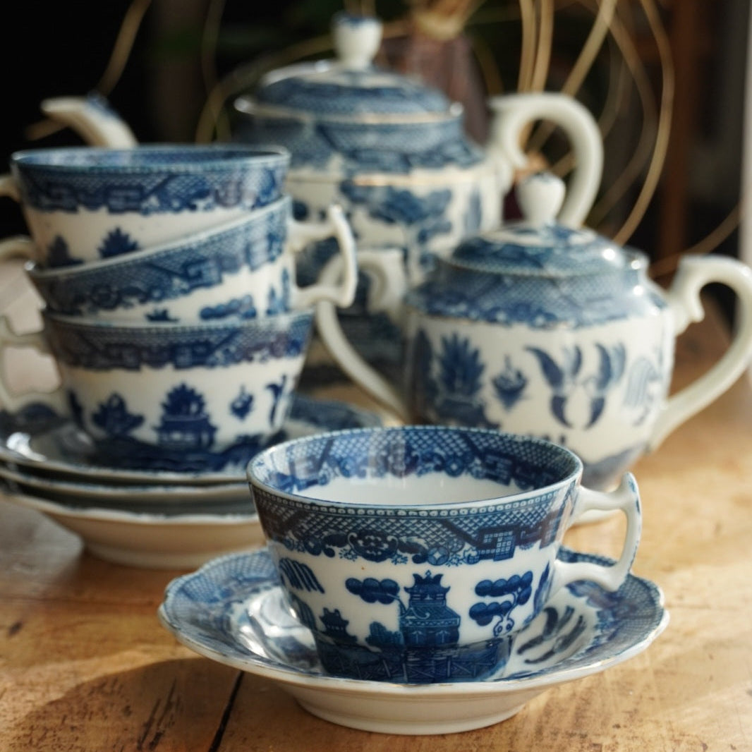Service à thé "Robin" en porcelaine anglaise aux motifs bleutés et dorées