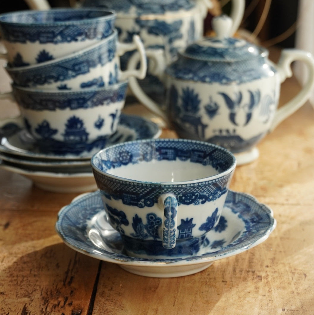 Service à thé "Robin" en porcelaine anglaise aux motifs bleutés et dorées