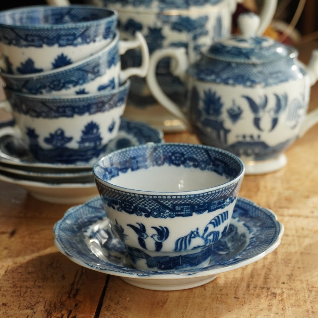 Service à thé "Robin" en porcelaine anglaise aux motifs bleutés et dorées