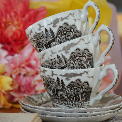 Tasses "Harriet" avec assiettes à gâteau en céramique anglaise paysages marron Ironstone Royal Mail (lot de 4)