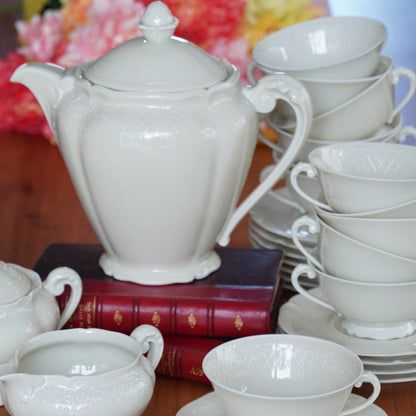 Service à thé ou à café "Josephine" en porcelaine avec motifs blanc de la fabrique Royale de Limoges